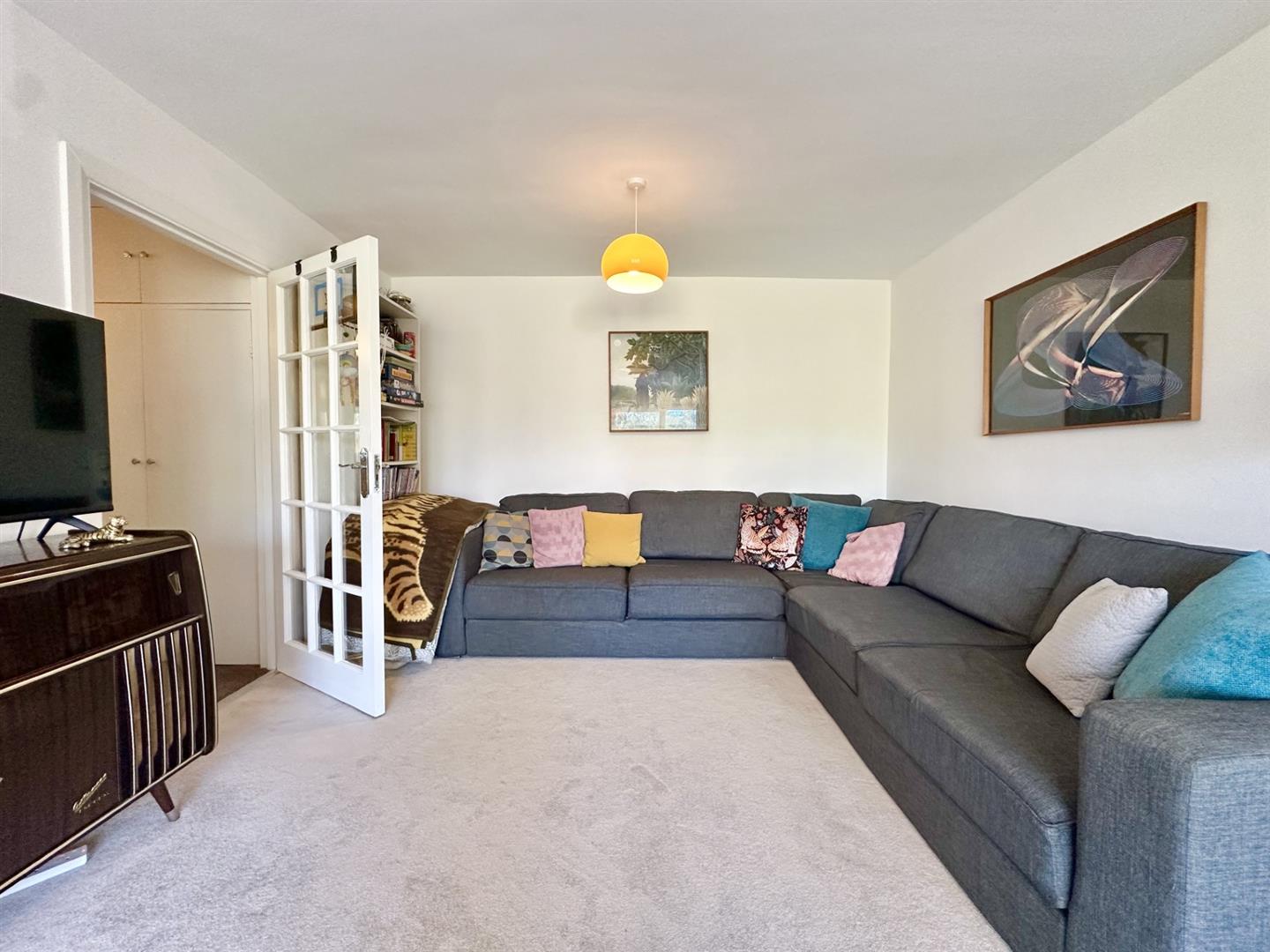 2 bed property in Hastings Road, Bexhill-On-Sea